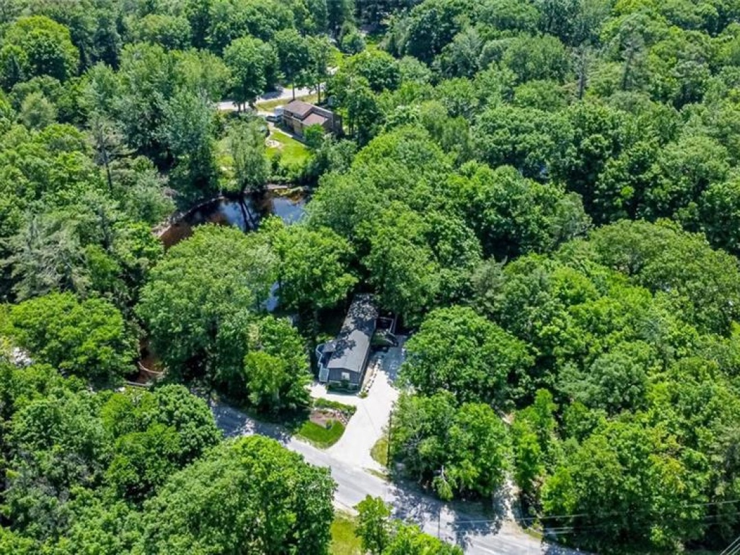7498 ISLAND Crescent, 