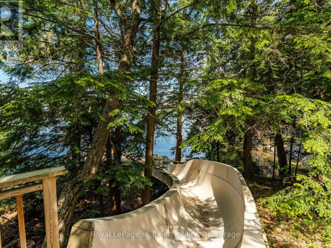 4 IS 270 GEORGIAN BAY ISLAND, 