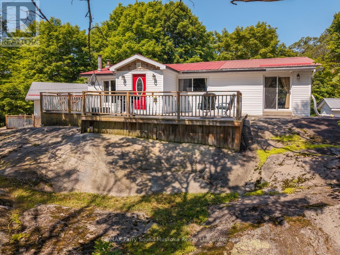 124 PINEWOOD ROAD, 