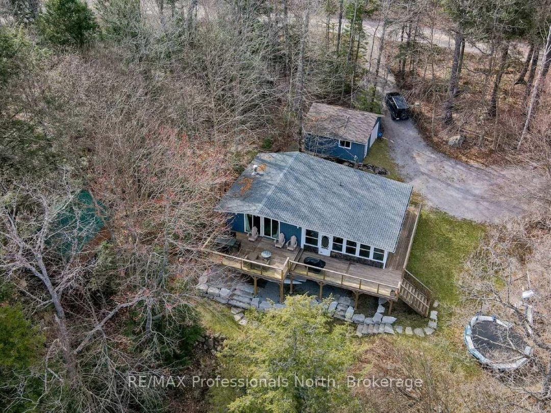2787 Watts Road, Kennisis Lake