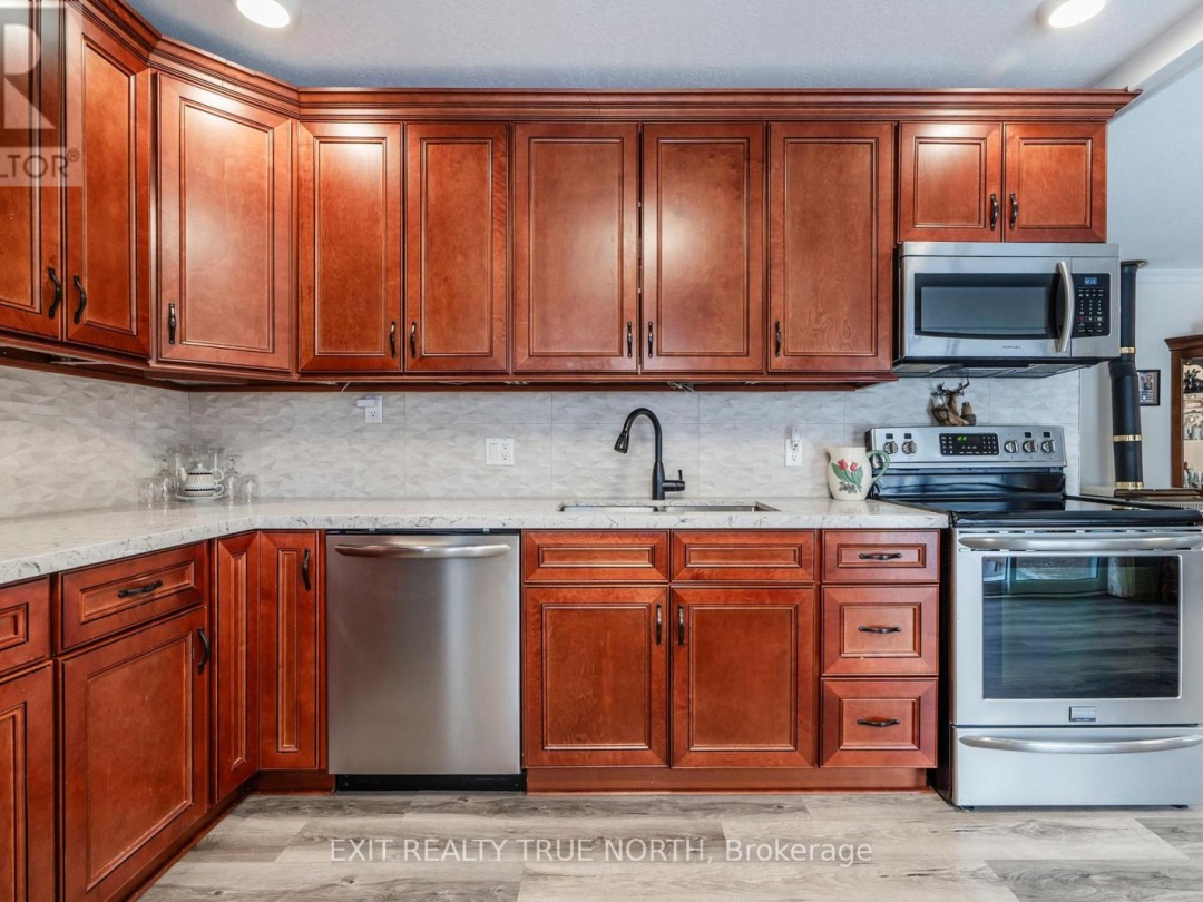 5 Hemlock Avenue, Georgian Bay