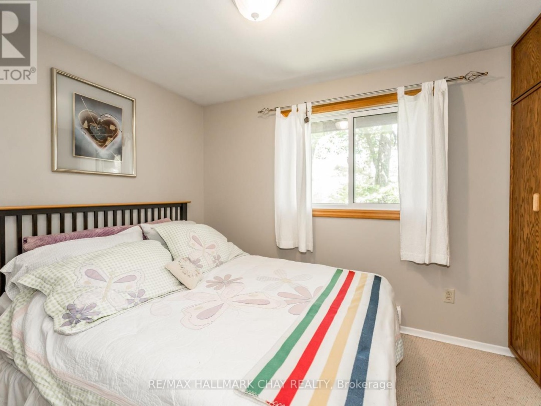8 EAGLE RIDGE LANE, 