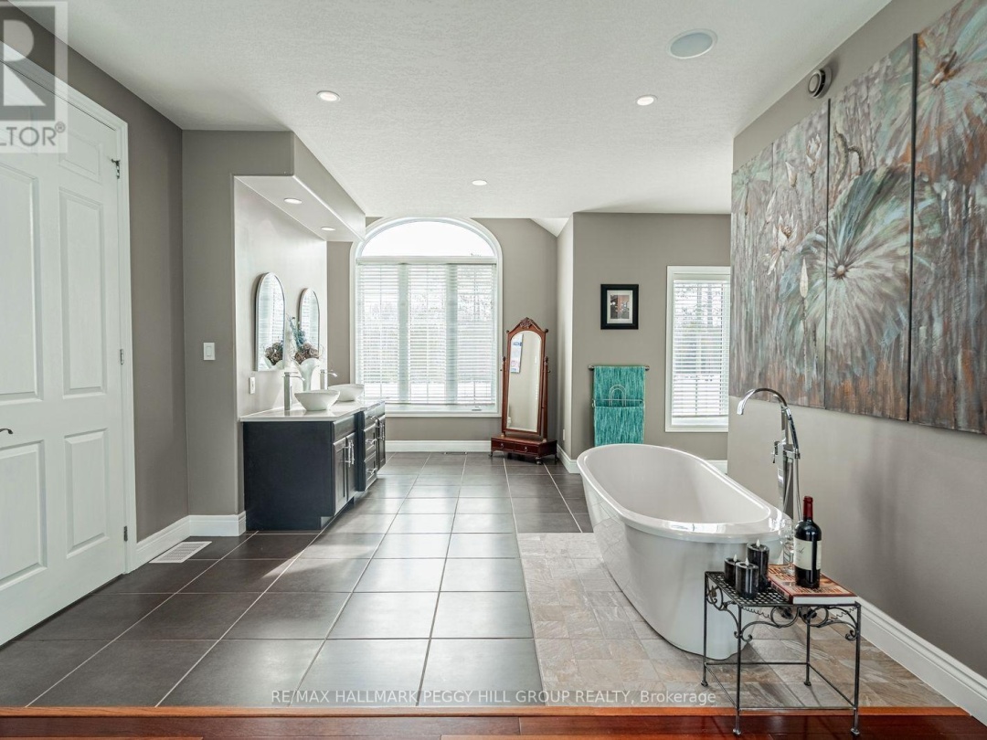 1372 DIVISION ROAD E, 