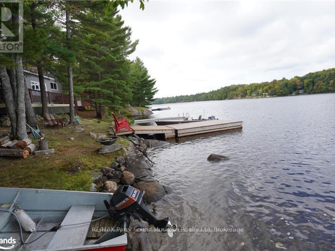 121 Healey, Healey Lake