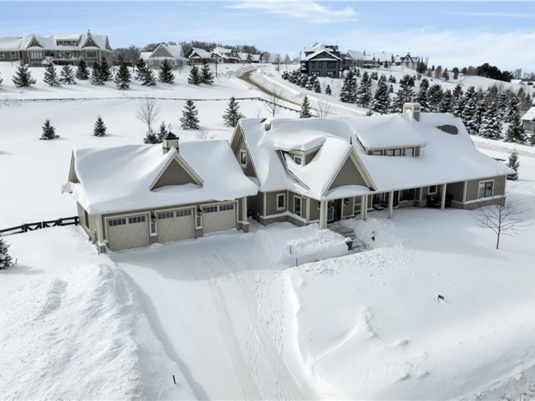 12 Thoroughbred Drive, Oro-Medonte