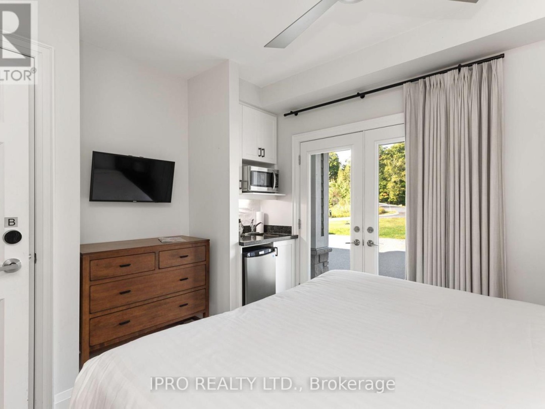 16 - 1869 MUSKOKA RD 118 WEST ROAD, Lake Muskoka