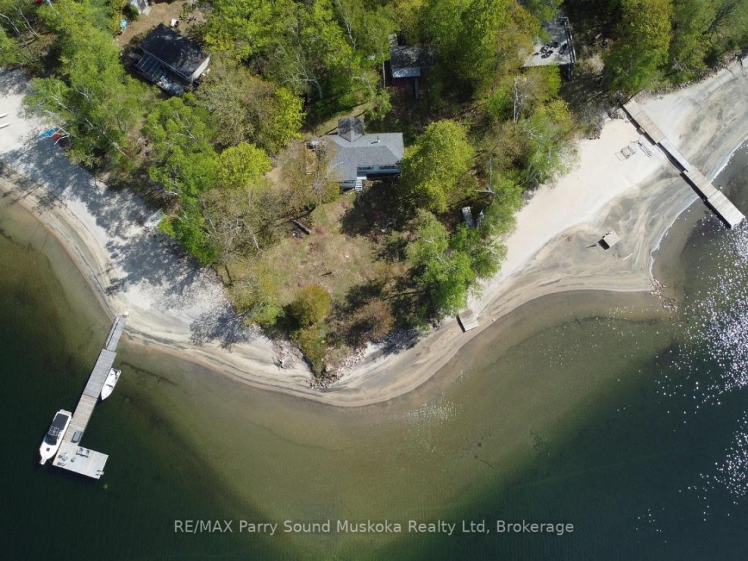 586 Rose Island Drive, Georgian Bay