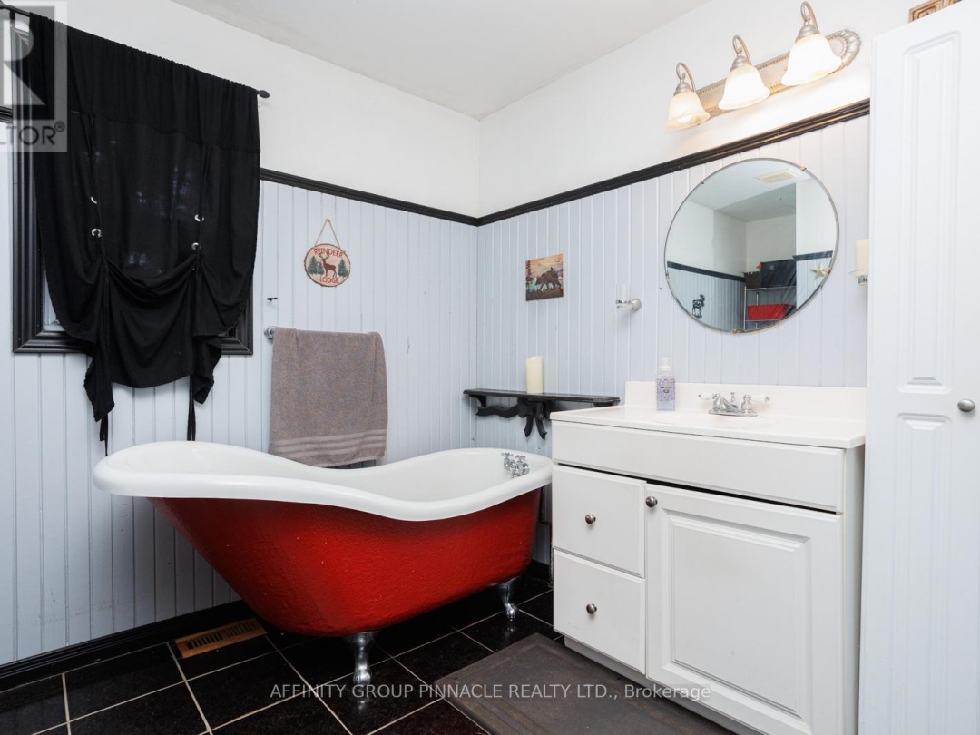 3462 MONCK ROAD, 
