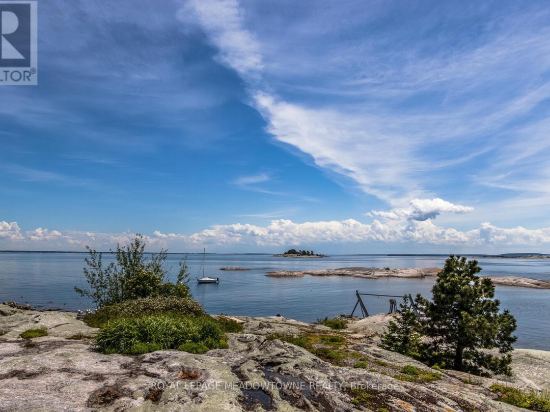 2 3700 THE TABLE ROCK ISLANDS, 