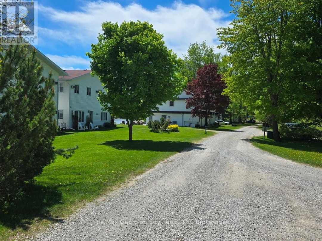 BEACH CHALET #3 - 1230 GRANDVIEW LODGE ROAD, 