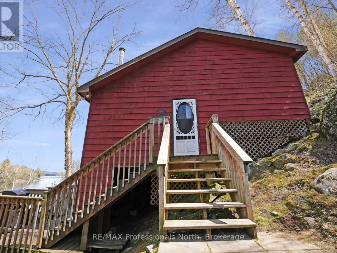 1017 Dunn Road, Haliburton Lake