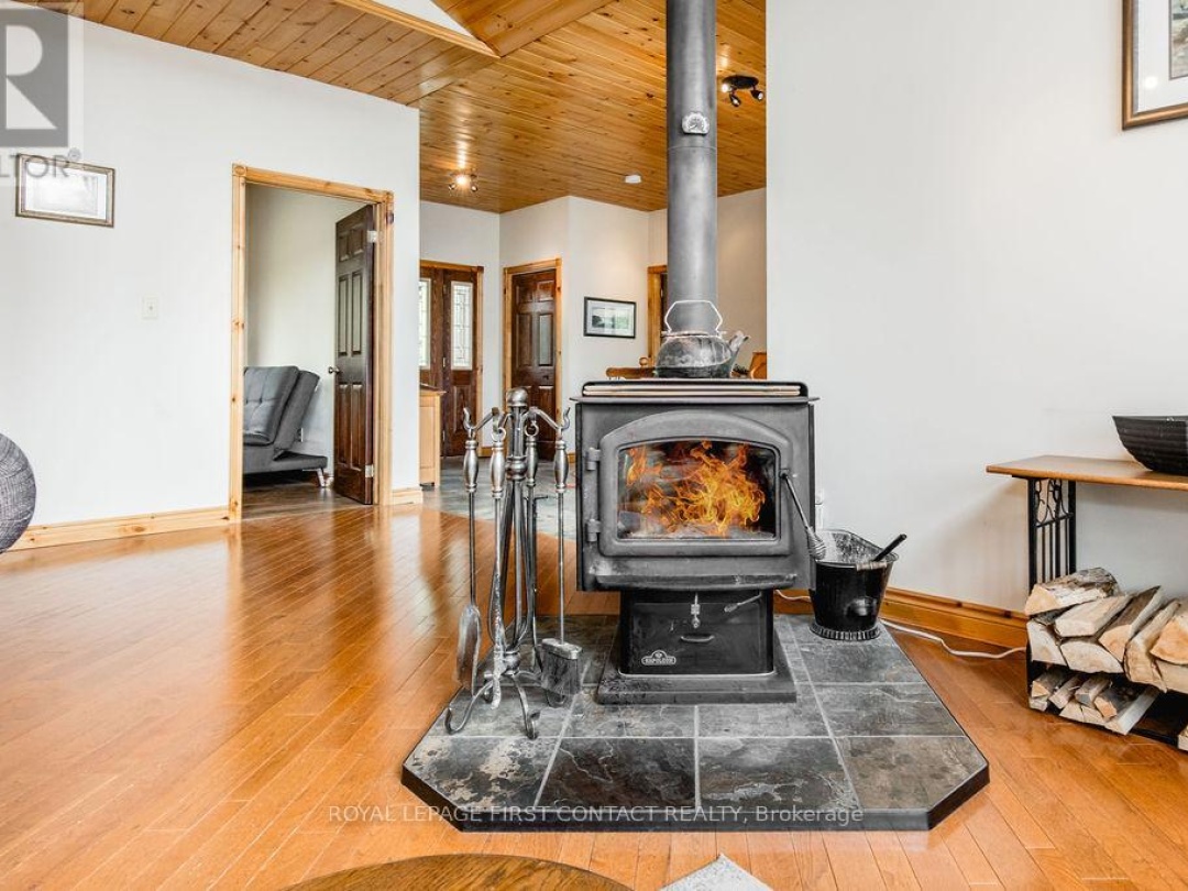 4447 ORKNEY BEACH ROAD, Lake Simcoe