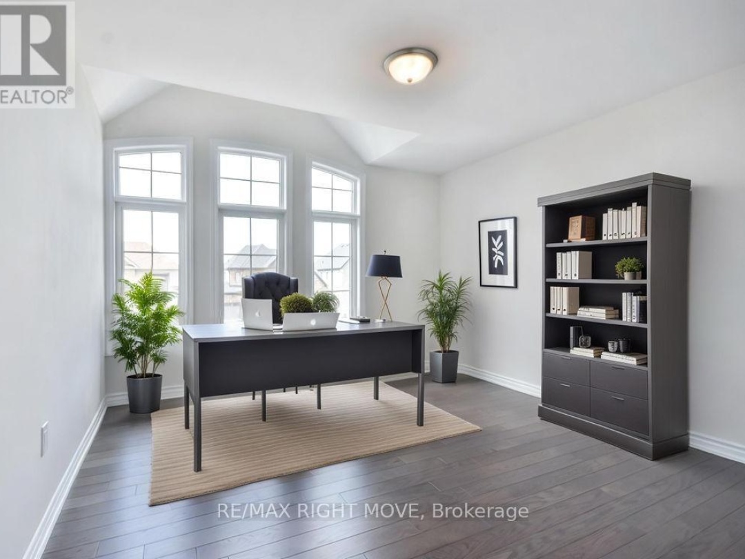 3117 Orion Boulevard, Orillia