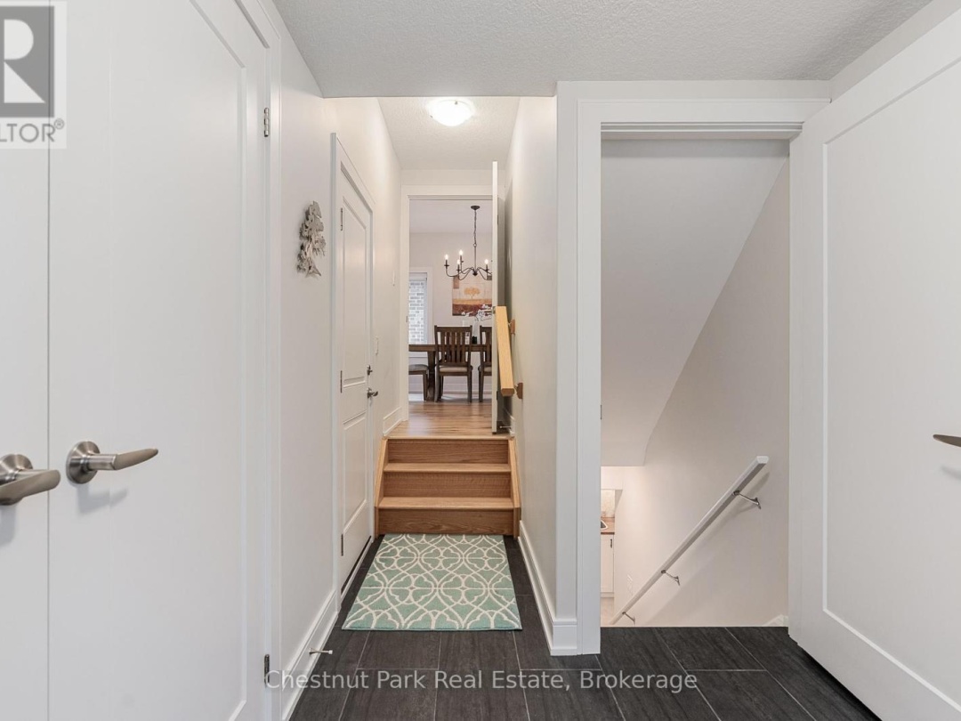76 SELKIRK DRIVE, 
