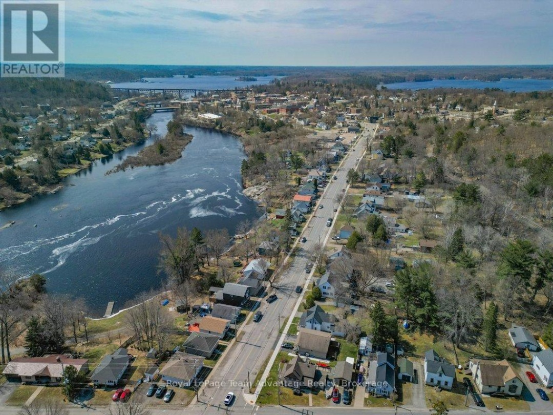 66 WILLIAM STREET, Parry Sound