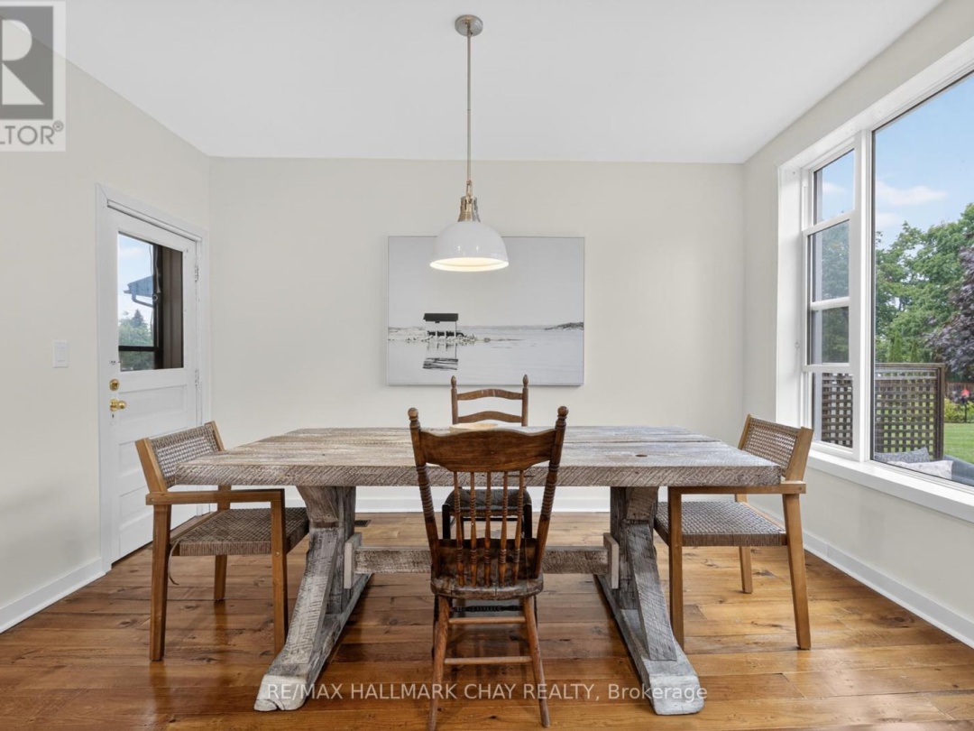 400 PETER STREET N, 