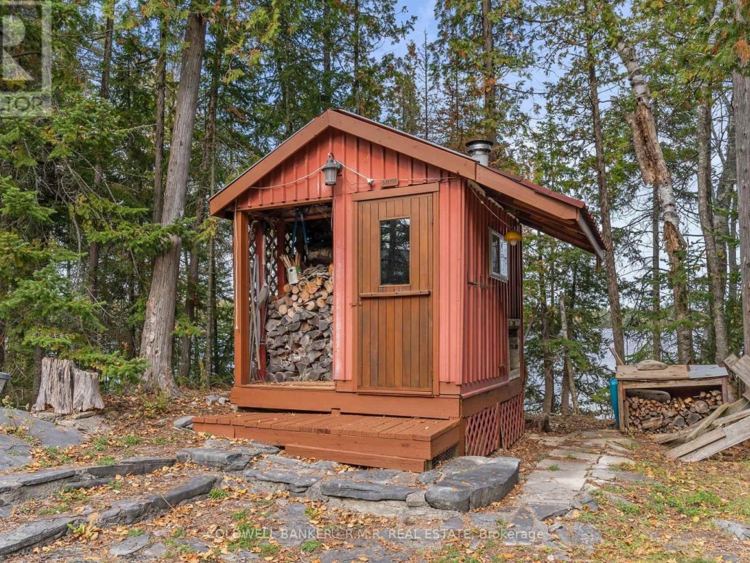 701 ISLAND 7, Crystal Lake
