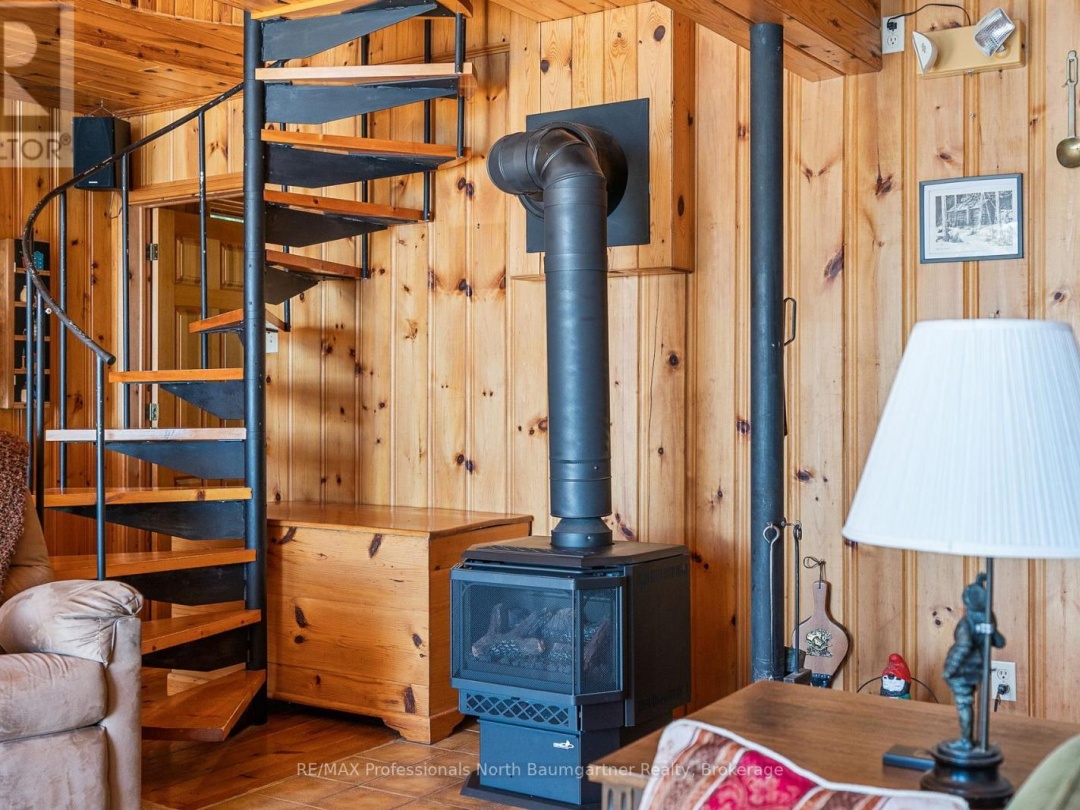 6469 Kennisis Lake Road, Kennisis Lake