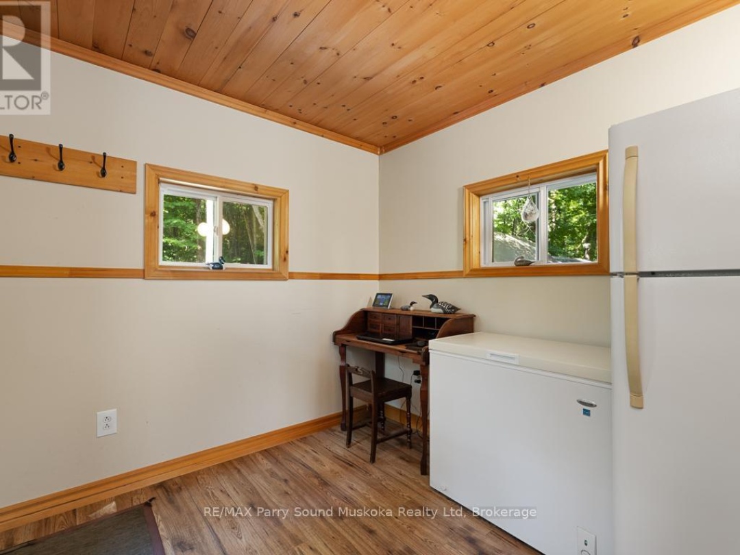 7 Blackstone Lake Road, Blackstone Lake