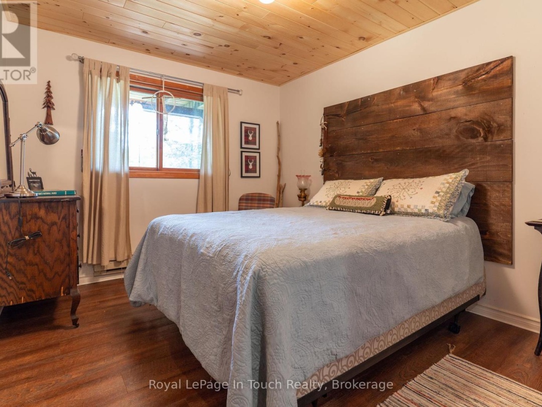 3098 ISLAND 1040, 