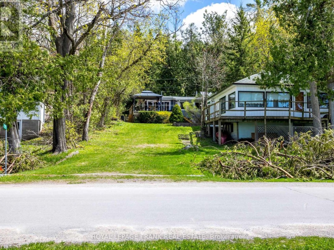 8 DAISY TRAIL, Sturgeon Lake