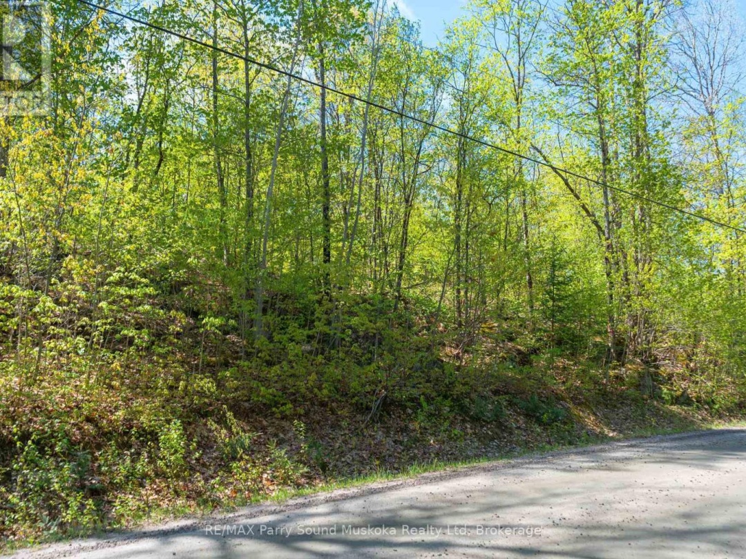 1835 LORIMER LAKE ROAD N, 