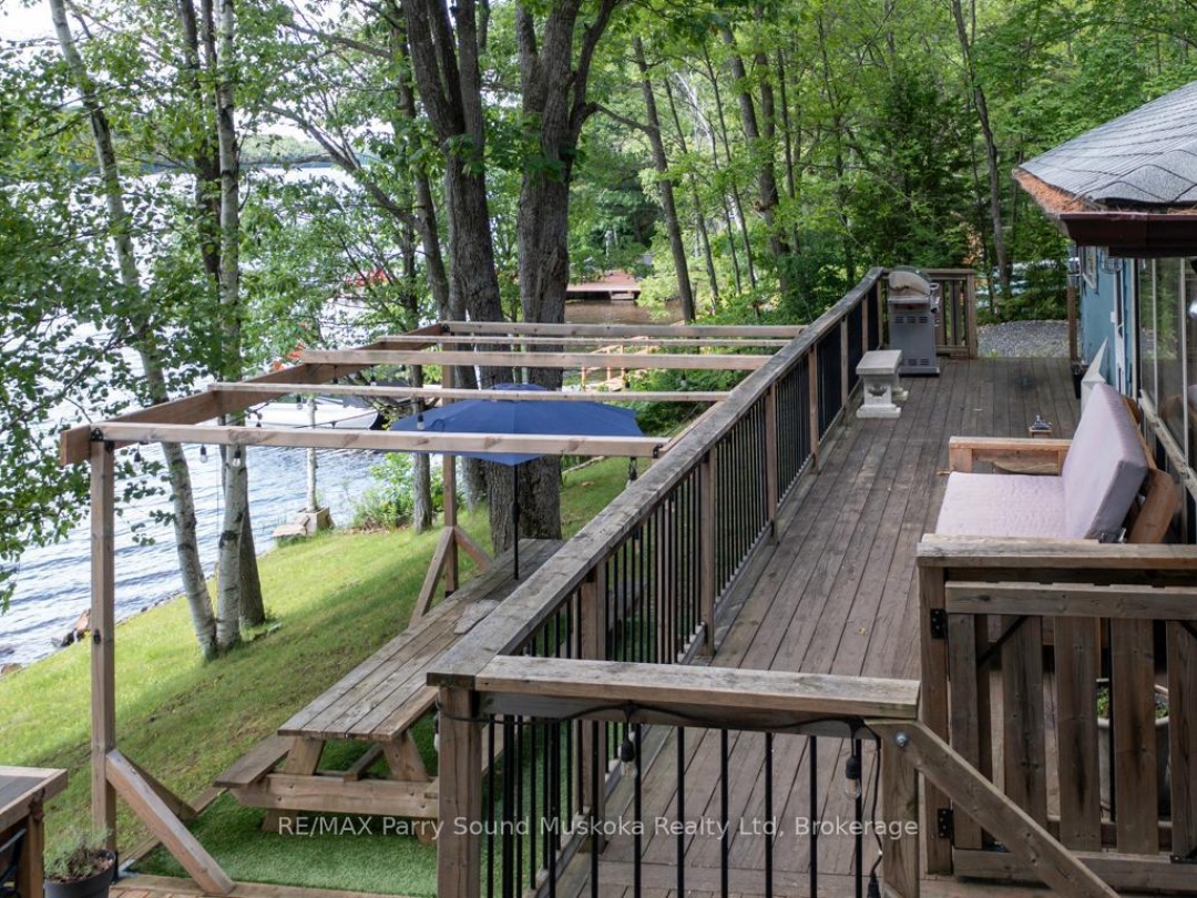 8 RALPH'S WALKWAY, 