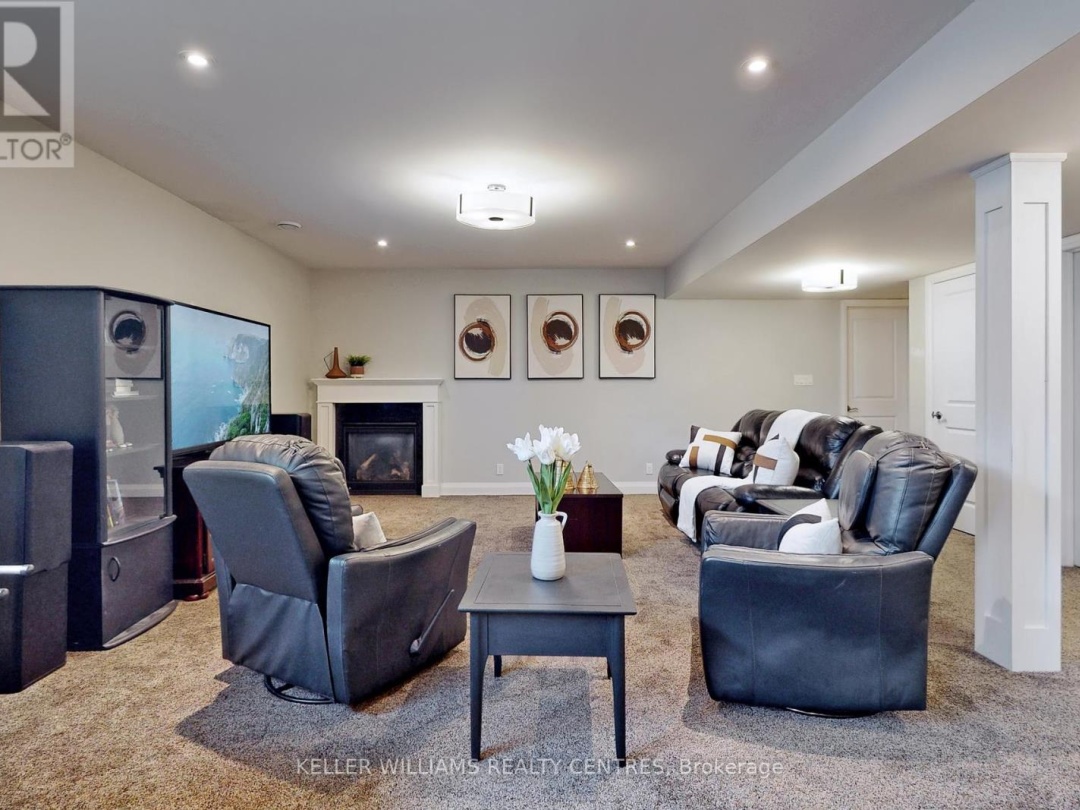 34 GEORGIAN GRANDE DRIVE, 
