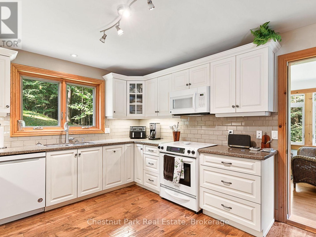 1669 NEWTON STREET, Redstone Lake