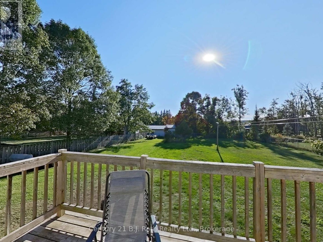 3 VINE STREET, 