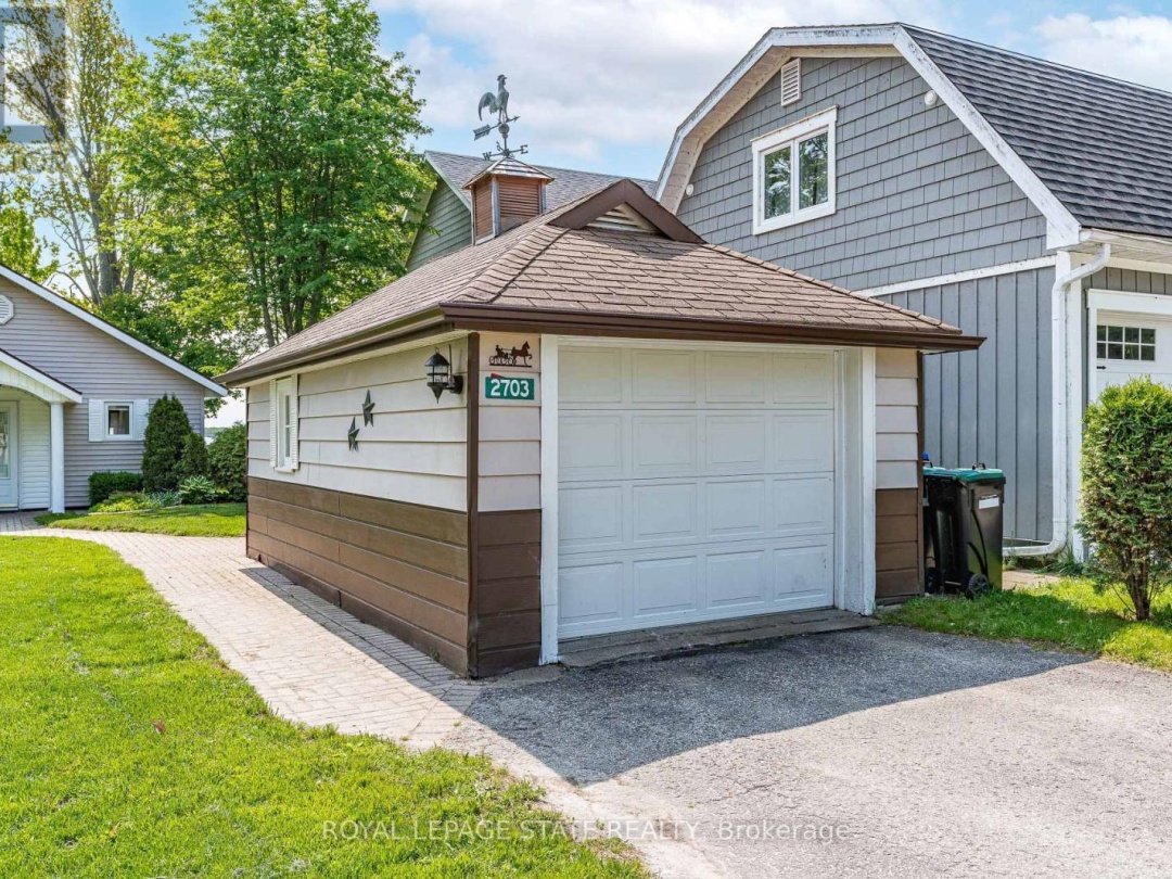 2703 LAKESIDE DRIVE, 