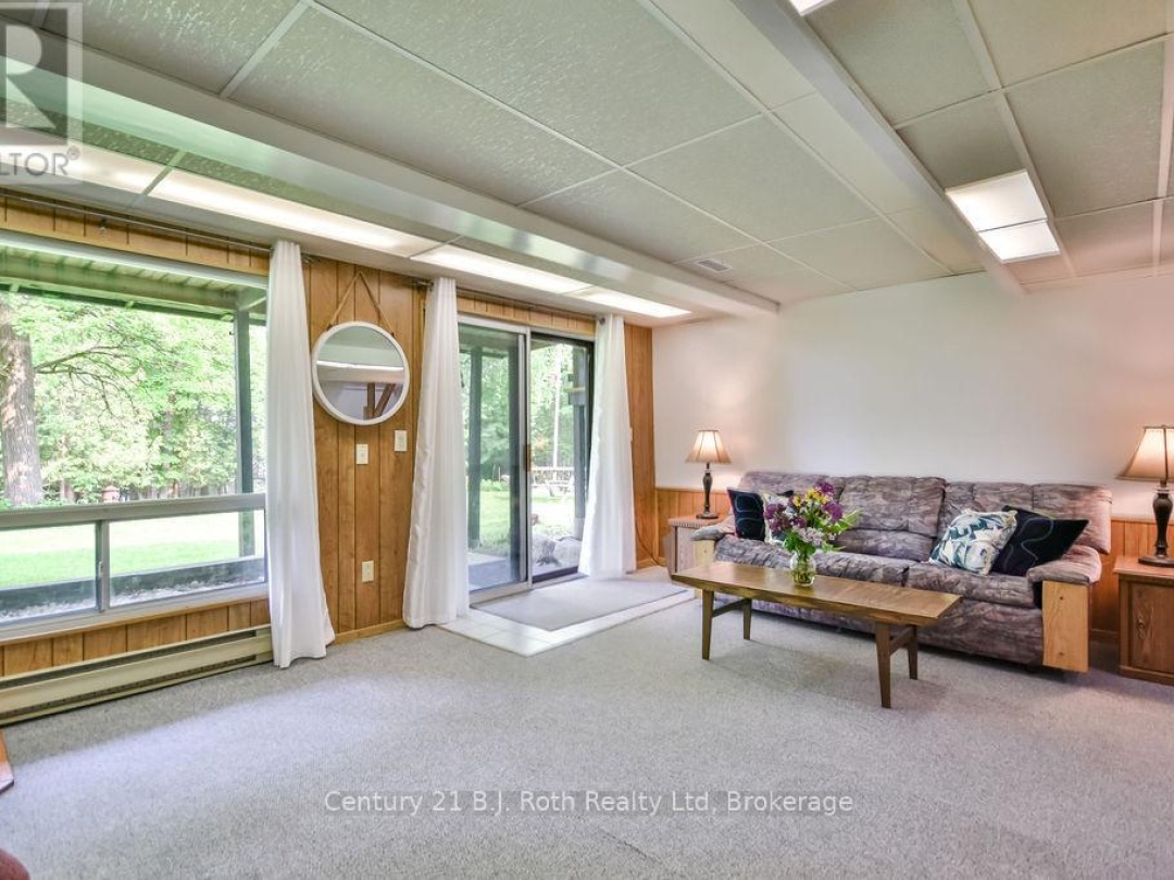 1755 Twin Oaks Crescent, Matchedash Bay