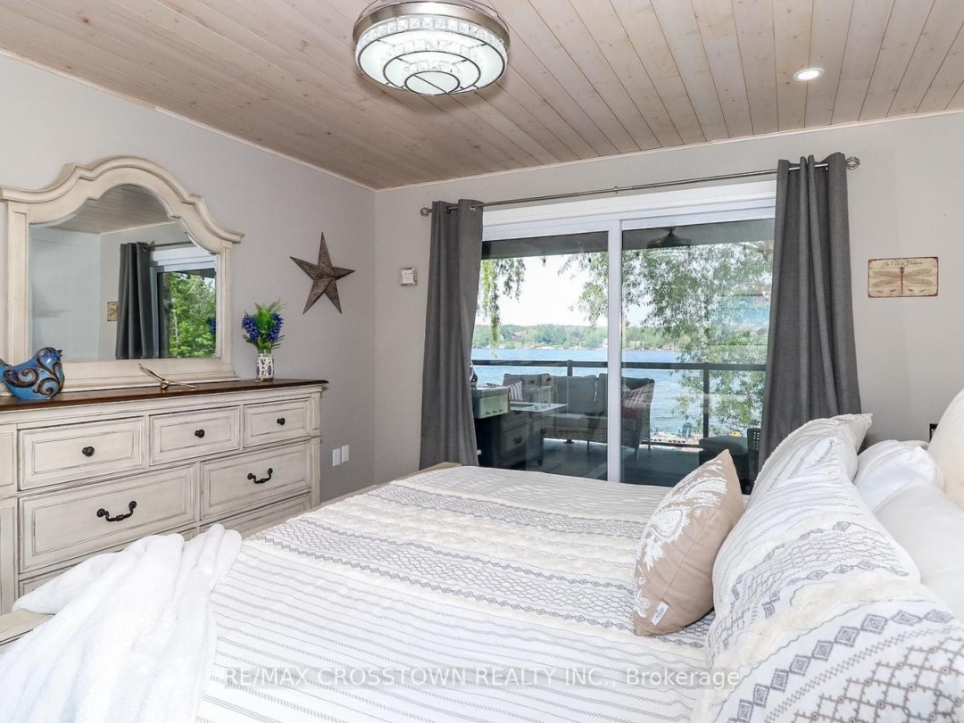 241 Eight Mile Point Road, Lake Simcoe