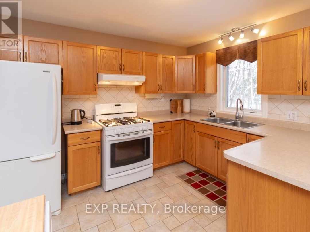 56 BECKETTS SIDE ROAD N, 