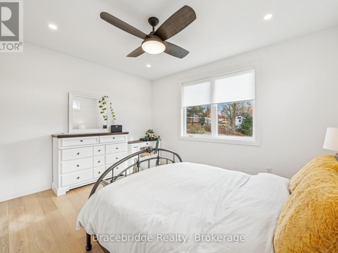 1006 STEPHENS BAY ROAD, 