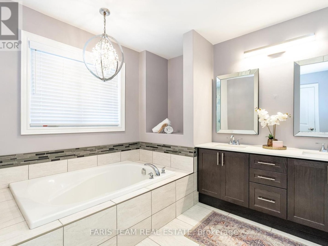 3096 Orion Boulevard, Orillia