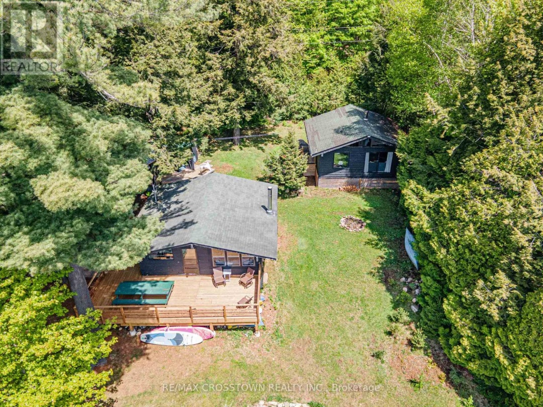 228 Macbeth Island, Wood Lake