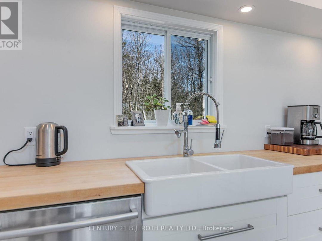 1572 Laughlin Falls Road, Severn
