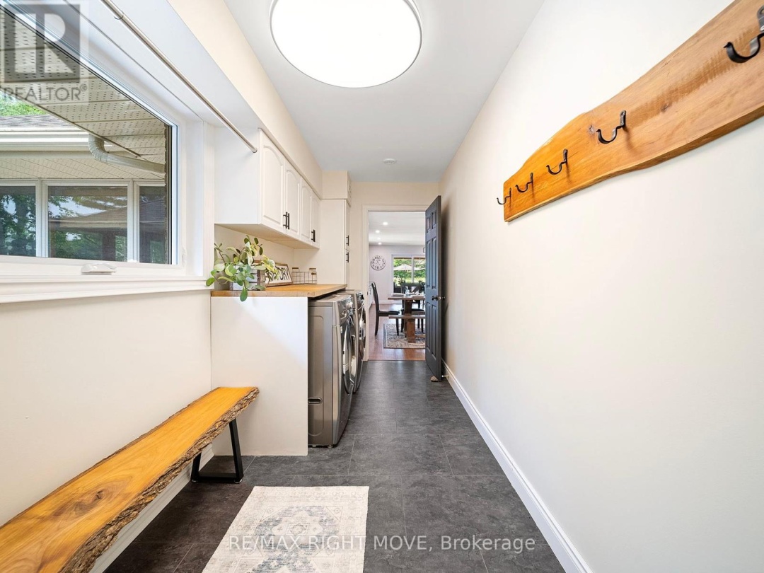 1948 CARRIAGE COURT, 