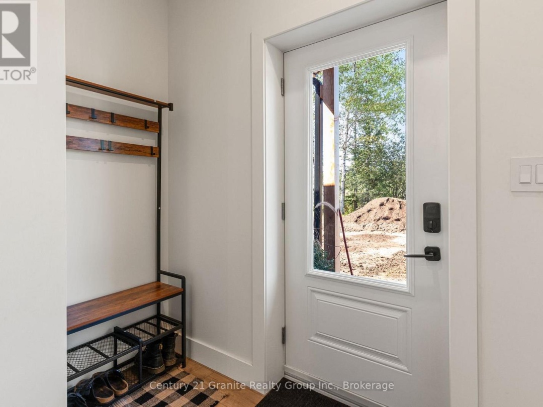 4324 Deep Bay Road, Gull Lake