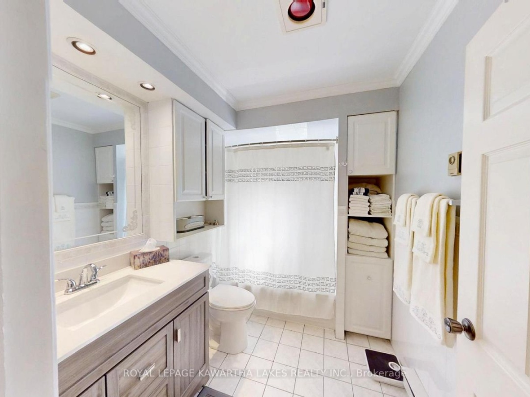 835 CEDAR GLEN ROAD, 