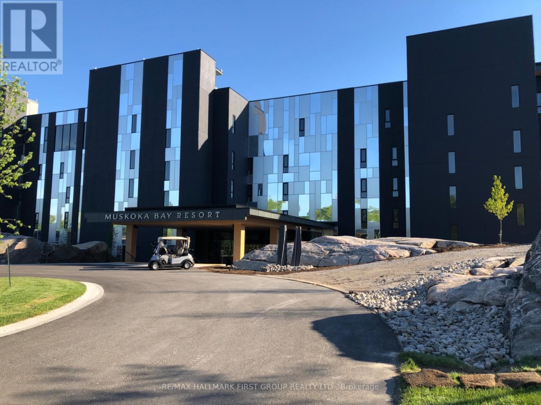104 - 120 CARRICK TRAIL, 