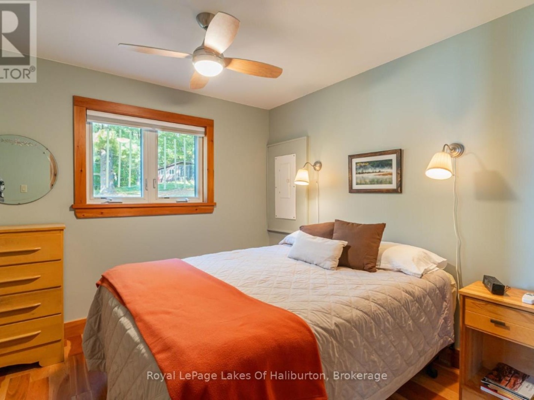1070 Frank's Lane, Maple Lake