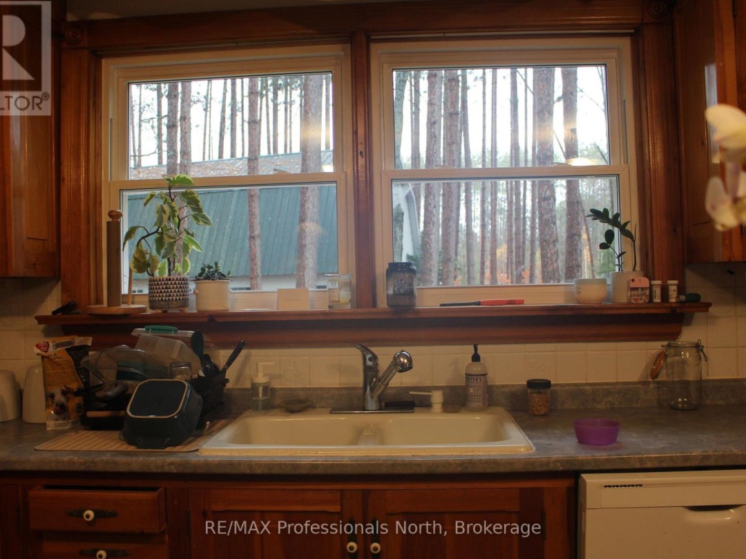 1121 OLD DONALD ROAD N, 