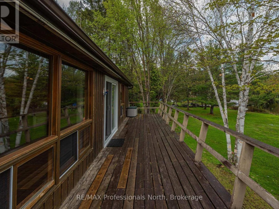 1070 Glamorgan Road E, Gooderham Lake