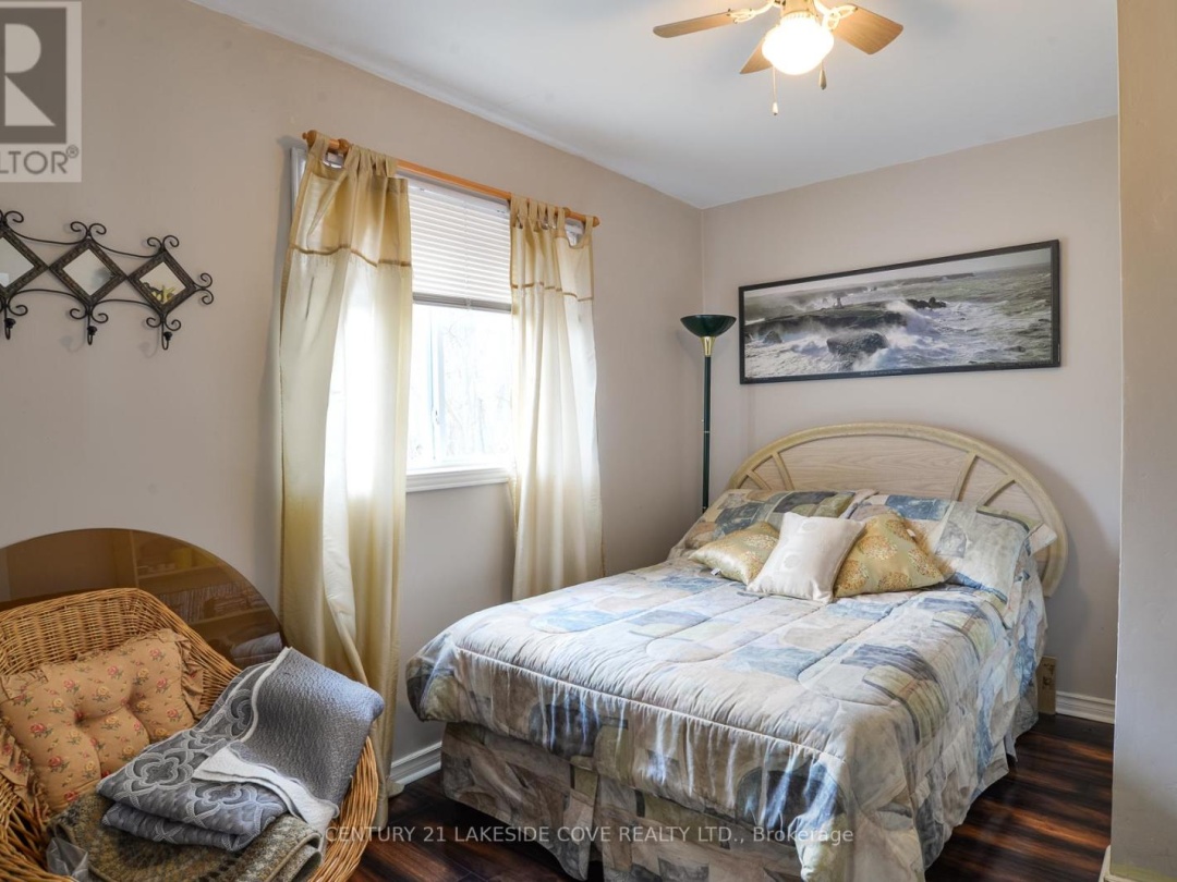2597 Lakeshore Drive, Ramara