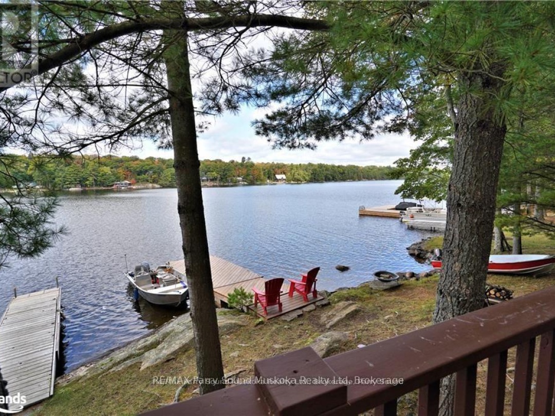 121 Healey, Healey Lake