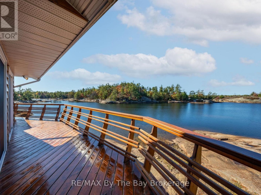 2 ISLAND 2890, Georgian Bay