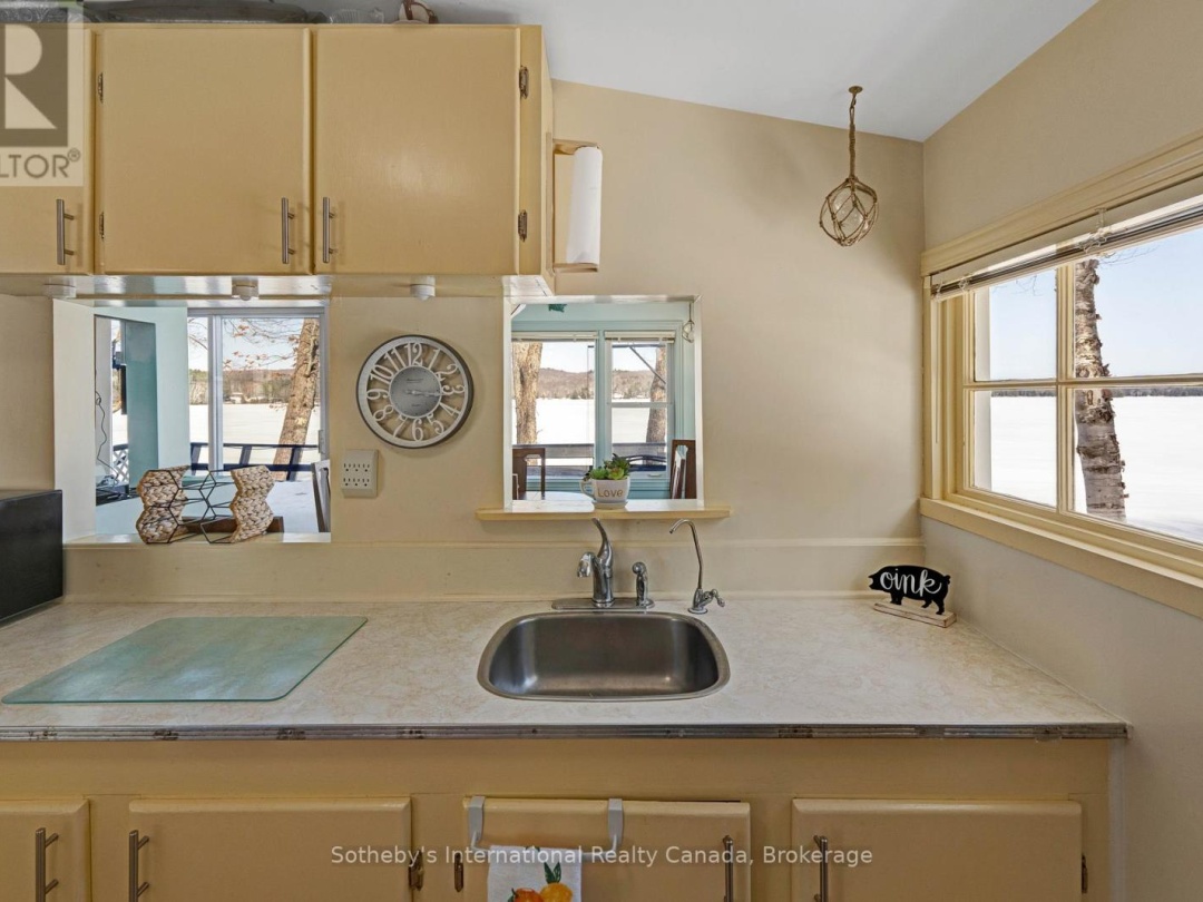 1028 Hillcrest Lane, Halls Lake