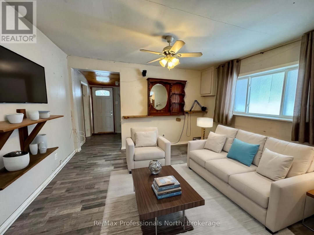 360 MUSKOKA BEACH ROAD, 
